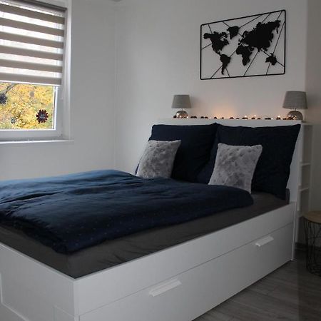 Izzy Apartament Apartment มิชโคลซ์ ภายนอก รูปภาพ
