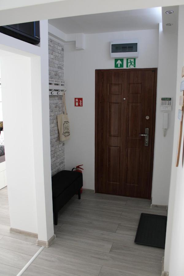 Izzy Apartament Apartment มิชโคลซ์ ภายนอก รูปภาพ