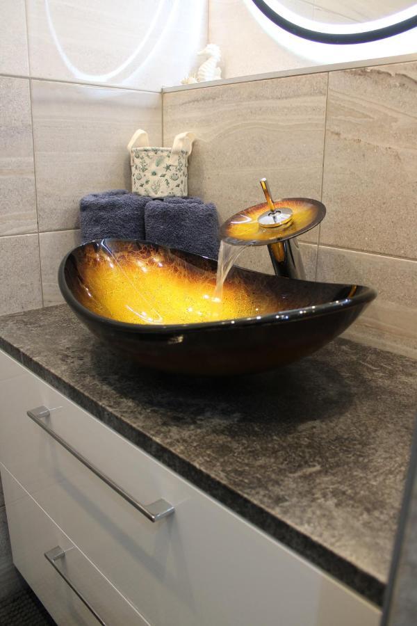 Izzy Apartament Apartment มิชโคลซ์ ภายนอก รูปภาพ