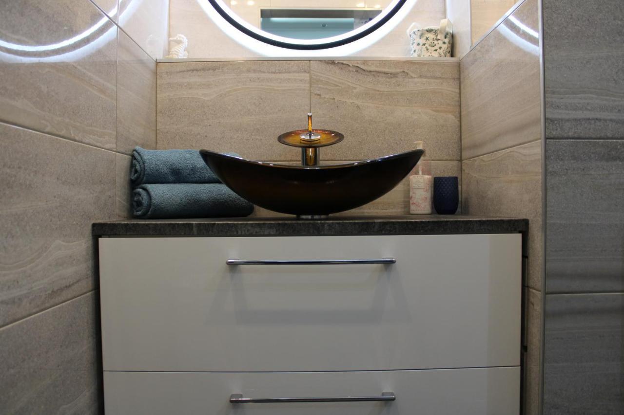 Izzy Apartament Apartment มิชโคลซ์ ภายนอก รูปภาพ