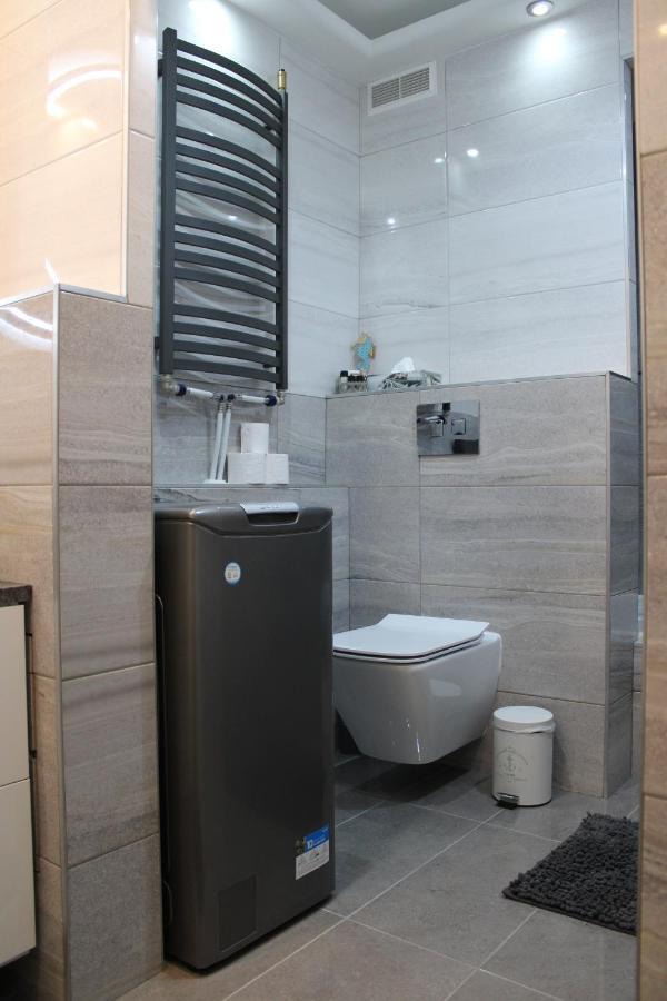 Izzy Apartament Apartment มิชโคลซ์ ภายนอก รูปภาพ