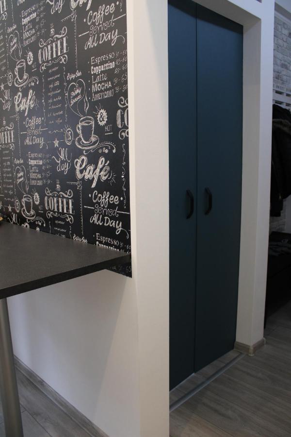 Izzy Apartament Apartment มิชโคลซ์ ภายนอก รูปภาพ