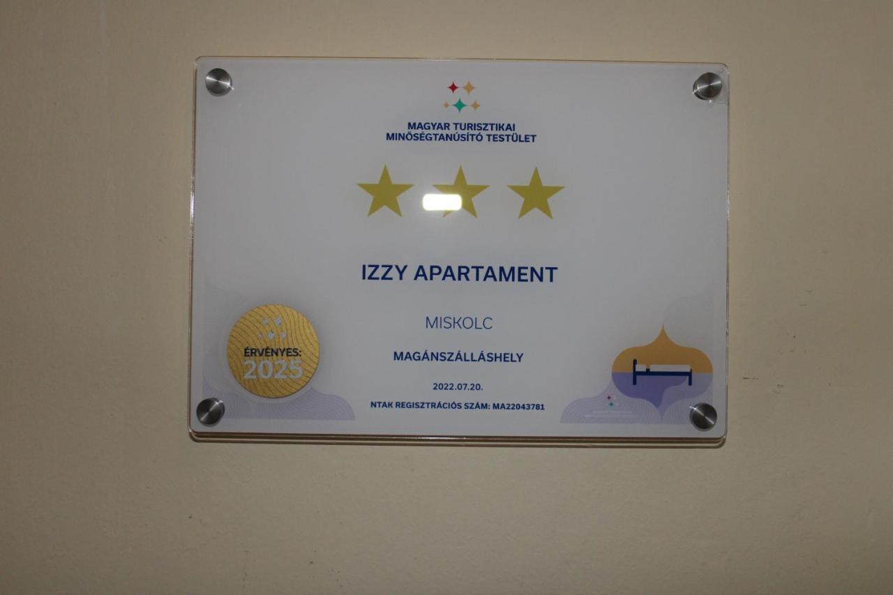 Izzy Apartament Apartment มิชโคลซ์ ภายนอก รูปภาพ