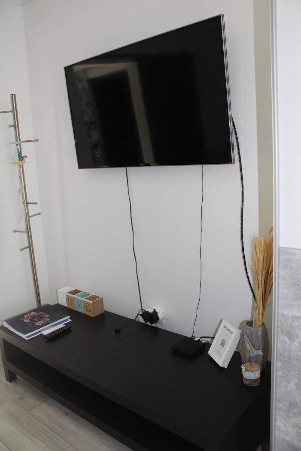 Izzy Apartament Apartment มิชโคลซ์ ภายนอก รูปภาพ