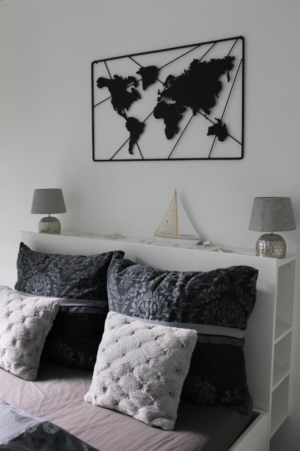 Izzy Apartament Apartment มิชโคลซ์ ภายนอก รูปภาพ